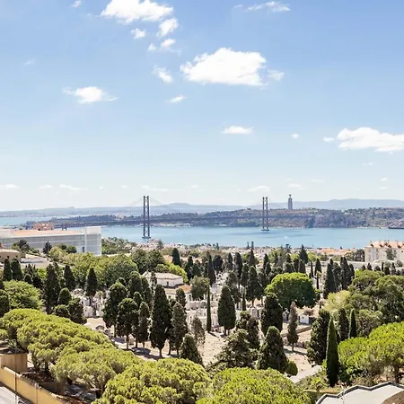 Belvedere Tm Flat With A Magnificent View アパート リスボン